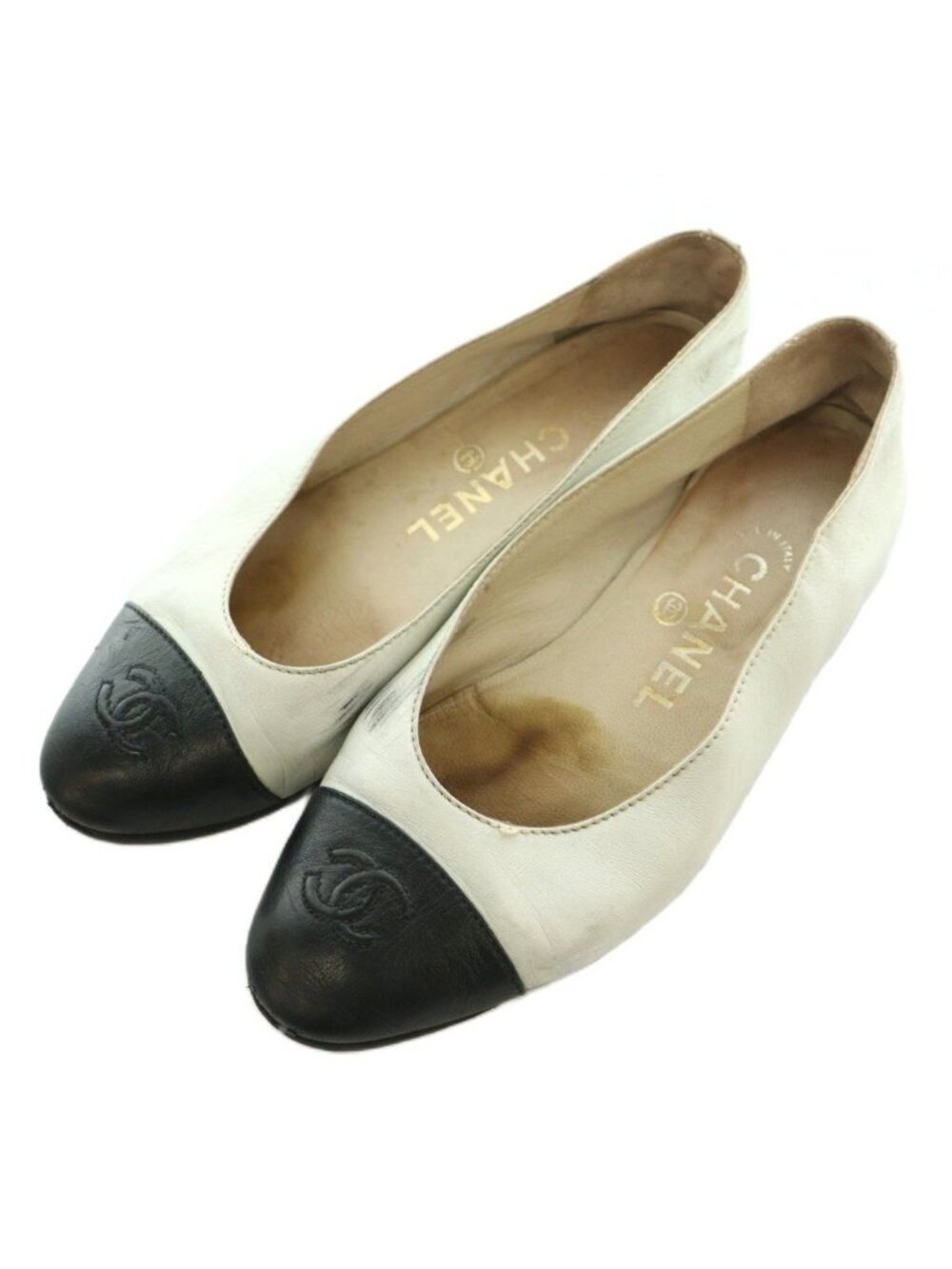 Chanel Pumps Round Toe Heels CC Logo Leather Bicolor White Black